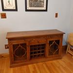 Amish Bellamy Bar and Wine Cabinet in Oak with a Sealy Finish