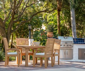 Berlin Gardens 44" Homestead Poly Dining Set