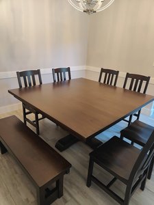 Amish Franklin Single Pedestal Dining Table with chairs