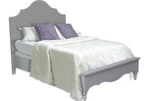Amish Solid Wood Avery Farmhouse Bed with Scalloped Headboard