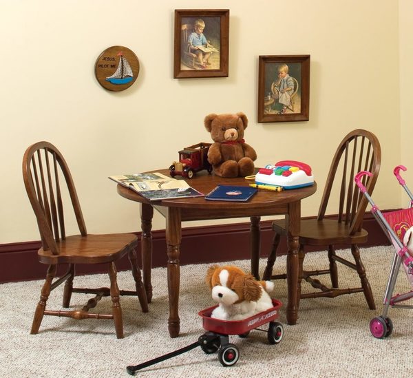 Zachary Round Children's Table with Two Chairs