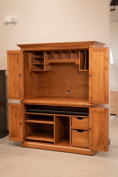 Amish Deluxe Computer Desk Armoire
