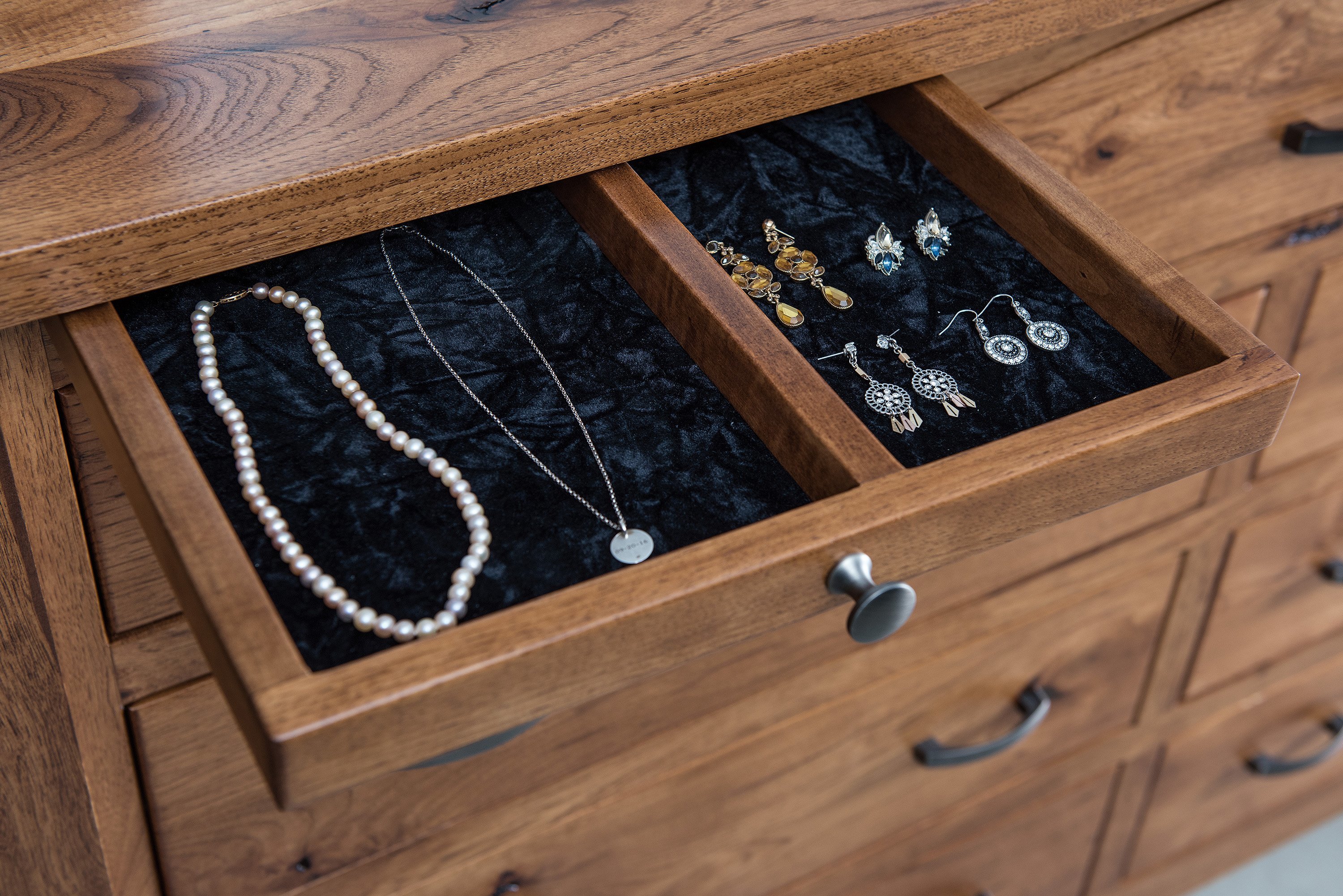 Amish Custom Flush Mission Dresser with Jewelry Drawers Amish Custom Flush Mission Dresser with Jewelry Drawers