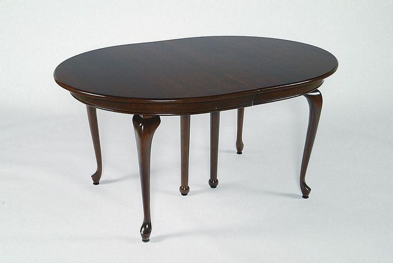 Amish Oval Queen Anne Dining Table